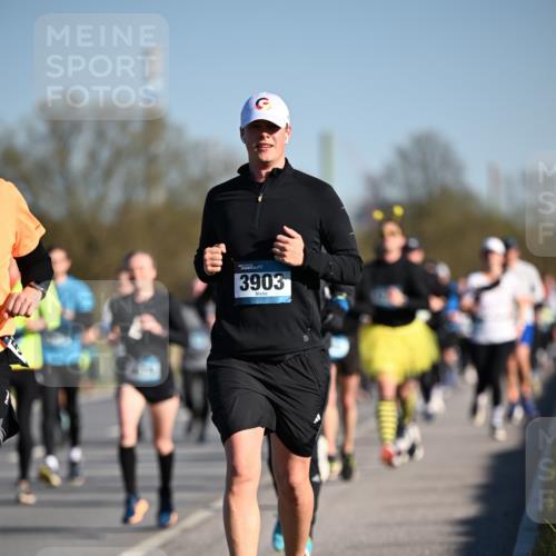 06.04.2025 - 44. Internationalen Wilhelmsburger Insellauf Dr. Thomas Lammeyer http://msf.ph/oto/7554217 06.04.2025 09:29:11 Laufen 3903 meine-sportfotos.de