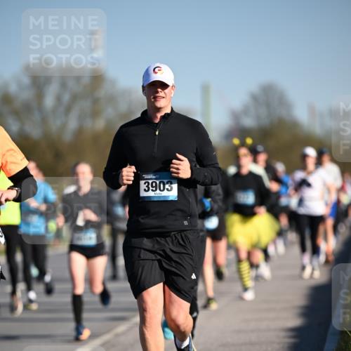 06.04.2025 - 44. Internationalen Wilhelmsburger Insellauf Dr. Thomas Lammeyer http://msf.ph/oto/7554219 06.04.2025 09:29:11 Laufen 3903 meine-sportfotos.de