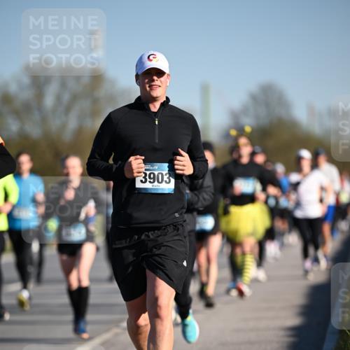 06.04.2025 - 44. Internationalen Wilhelmsburger Insellauf Dr. Thomas Lammeyer http://msf.ph/oto/7554223 06.04.2025 09:29:11 Laufen 3903 meine-sportfotos.de