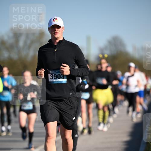 06.04.2025 - 44. Internationalen Wilhelmsburger Insellauf Dr. Thomas Lammeyer http://msf.ph/oto/7554227 06.04.2025 09:29:11 Laufen 3903 meine-sportfotos.de