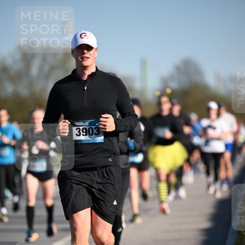 06.04.2025 - 44. Internationalen Wilhelmsburger Insellauf Dr. Thomas Lammeyer http://msf.ph/oto/7554229 06.04.2025 09:29:11 Laufen 3903 meine-sportfotos.de