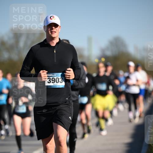 06.04.2025 - 44. Internationalen Wilhelmsburger Insellauf Dr. Thomas Lammeyer http://msf.ph/oto/7554231 06.04.2025 09:29:12 Laufen 3903 meine-sportfotos.de