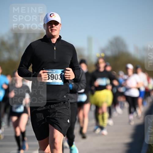 06.04.2025 - 44. Internationalen Wilhelmsburger Insellauf Dr. Thomas Lammeyer http://msf.ph/oto/7554233 06.04.2025 09:29:12 Laufen 3903 meine-sportfotos.de