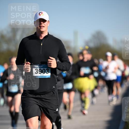 06.04.2025 - 44. Internationalen Wilhelmsburger Insellauf Dr. Thomas Lammeyer http://msf.ph/oto/7554235 06.04.2025 09:29:12 Laufen 3903 meine-sportfotos.de