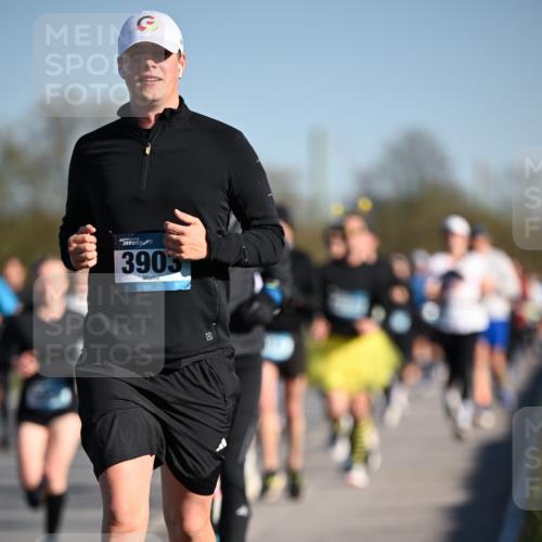 06.04.2025 - 44. Internationalen Wilhelmsburger Insellauf Dr. Thomas Lammeyer http://msf.ph/oto/7554237 06.04.2025 09:29:12 Laufen 3905, 0 meine-sportfotos.de