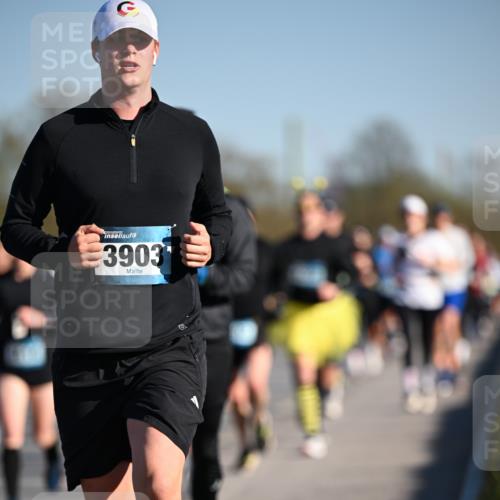 06.04.2025 - 44. Internationalen Wilhelmsburger Insellauf Dr. Thomas Lammeyer http://msf.ph/oto/7554241 06.04.2025 09:29:12 Laufen 3903 meine-sportfotos.de