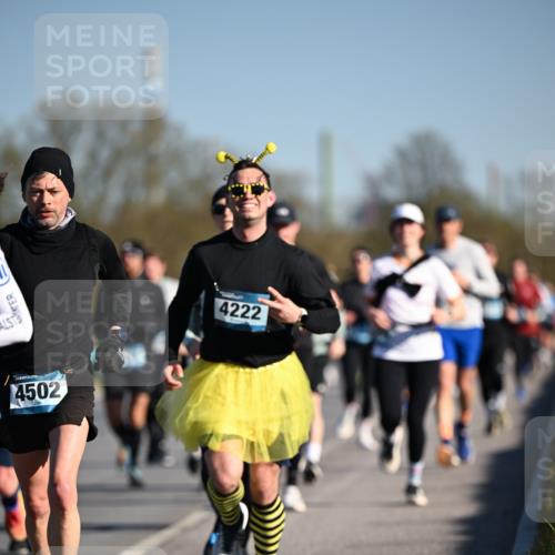 06.04.2025 - 44. Internationalen Wilhelmsburger Insellauf Dr. Thomas Lammeyer http://msf.ph/oto/7554262 06.04.2025 09:29:15 Laufen 4502, 4222 meine-sportfotos.de