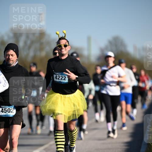 06.04.2025 - 44. Internationalen Wilhelmsburger Insellauf Dr. Thomas Lammeyer http://msf.ph/oto/7554264 06.04.2025 09:29:15 Laufen 4502, 4222 meine-sportfotos.de