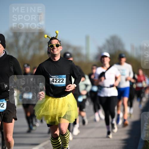 06.04.2025 - 44. Internationalen Wilhelmsburger Insellauf Dr. Thomas Lammeyer http://msf.ph/oto/7554268 06.04.2025 09:29:15 Laufen 2, 4222 meine-sportfotos.de