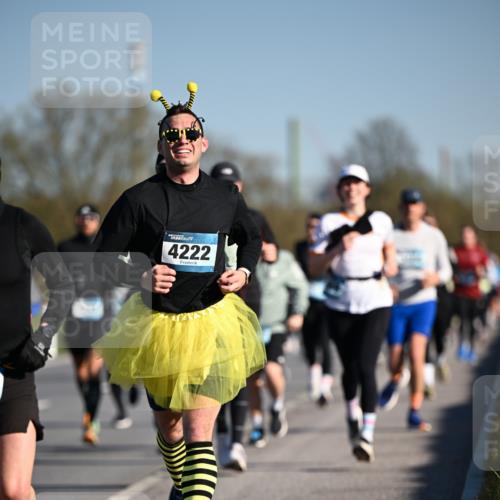 06.04.2025 - 44. Internationalen Wilhelmsburger Insellauf Dr. Thomas Lammeyer http://msf.ph/oto/7554270 06.04.2025 09:29:16 Laufen 4222 meine-sportfotos.de
