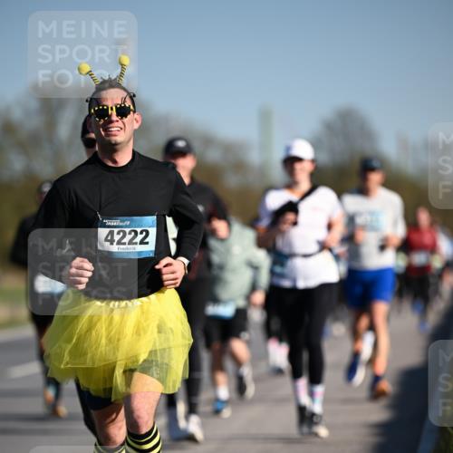 06.04.2025 - 44. Internationalen Wilhelmsburger Insellauf Dr. Thomas Lammeyer http://msf.ph/oto/7554280 06.04.2025 09:29:16 Laufen 4222 meine-sportfotos.de
