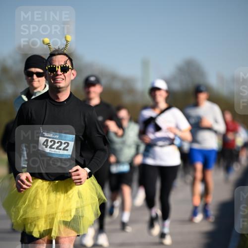 06.04.2025 - 44. Internationalen Wilhelmsburger Insellauf Dr. Thomas Lammeyer http://msf.ph/oto/7554284 06.04.2025 09:29:17 Laufen 4222 meine-sportfotos.de