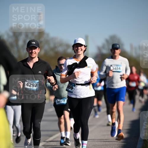 06.04.2025 - 44. Internationalen Wilhelmsburger Insellauf Dr. Thomas Lammeyer http://msf.ph/oto/7554295 06.04.2025 09:29:18 Laufen 4297, 069, 3484 meine-sportfotos.de