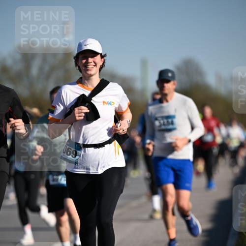 06.04.2025 - 44. Internationalen Wilhelmsburger Insellauf Dr. Thomas Lammeyer http://msf.ph/oto/7554312 06.04.2025 09:29:19 Laufen 1972, 690 meine-sportfotos.de
