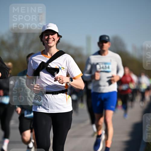 06.04.2025 - 44. Internationalen Wilhelmsburger Insellauf Dr. Thomas Lammeyer http://msf.ph/oto/7554315 06.04.2025 09:29:19 Laufen 169, 3434 meine-sportfotos.de
