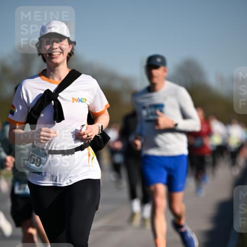 06.04.2025 - 44. Internationalen Wilhelmsburger Insellauf Dr. Thomas Lammeyer http://msf.ph/oto/7554321 06.04.2025 09:29:20 Laufen 69 meine-sportfotos.de
