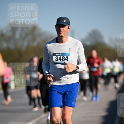 06.04.2025 - 44. Internationalen Wilhelmsburger Insellauf Dr. Thomas Lammeyer http://msf.ph/oto/7554333 06.04.2025 09:29:21 Laufen 3484 meine-sportfotos.de