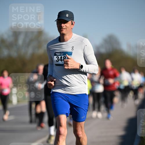 06.04.2025 - 44. Internationalen Wilhelmsburger Insellauf Dr. Thomas Lammeyer http://msf.ph/oto/7554335 06.04.2025 09:29:21 Laufen 348 meine-sportfotos.de