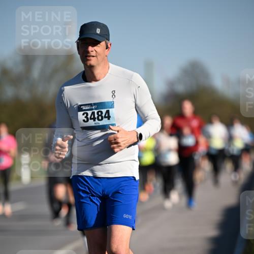 06.04.2025 - 44. Internationalen Wilhelmsburger Insellauf Dr. Thomas Lammeyer http://msf.ph/oto/7554339 06.04.2025 09:29:21 Laufen 3484 meine-sportfotos.de