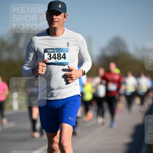 06.04.2025 - 44. Internationalen Wilhelmsburger Insellauf Dr. Thomas Lammeyer http://msf.ph/oto/7554341 06.04.2025 09:29:22 Laufen 44, 3484 meine-sportfotos.de
