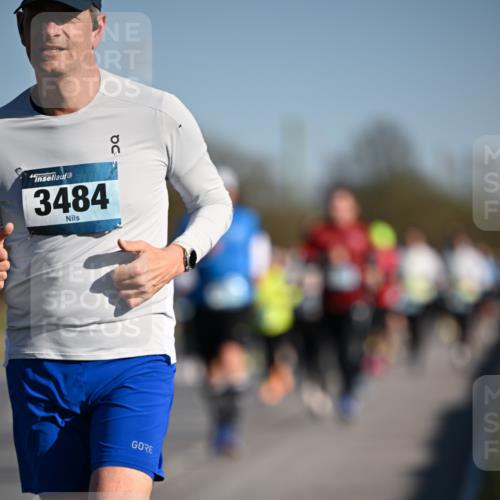 06.04.2025 - 44. Internationalen Wilhelmsburger Insellauf Dr. Thomas Lammeyer http://msf.ph/oto/7554351 06.04.2025 09:29:22 Laufen 3484 meine-sportfotos.de