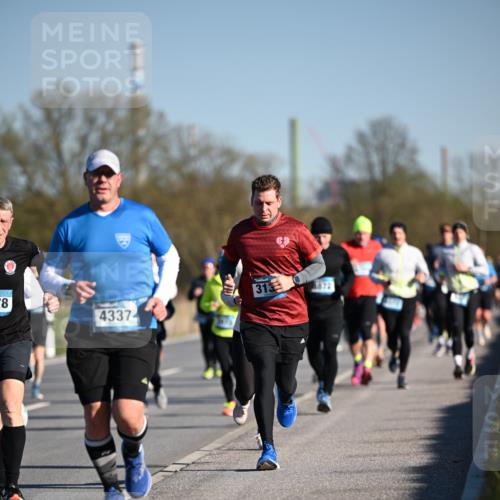 06.04.2025 - 44. Internationalen Wilhelmsburger Insellauf Dr. Thomas Lammeyer http://msf.ph/oto/7554357 06.04.2025 09:29:24 Laufen 78, 43374, 313 meine-sportfotos.de