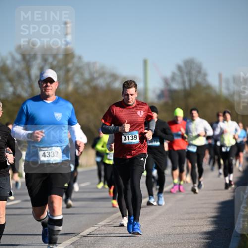 06.04.2025 - 44. Internationalen Wilhelmsburger Insellauf Dr. Thomas Lammeyer http://msf.ph/oto/7554362 06.04.2025 09:29:25 Laufen 4337, 3139 meine-sportfotos.de