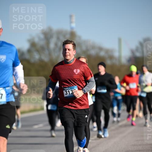 06.04.2025 - 44. Internationalen Wilhelmsburger Insellauf Dr. Thomas Lammeyer http://msf.ph/oto/7554376 06.04.2025 09:29:27 Laufen 7, 313 meine-sportfotos.de
