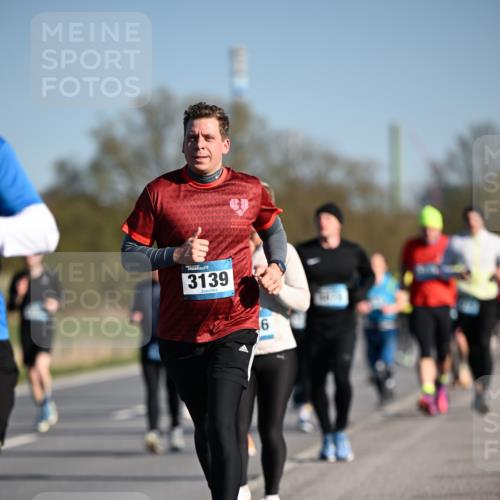 06.04.2025 - 44. Internationalen Wilhelmsburger Insellauf Dr. Thomas Lammeyer http://msf.ph/oto/7554380 06.04.2025 09:29:27 Laufen 3139, 6 meine-sportfotos.de