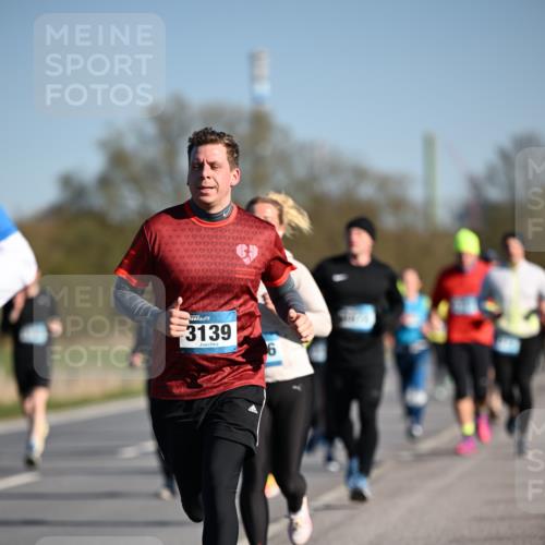 06.04.2025 - 44. Internationalen Wilhelmsburger Insellauf Dr. Thomas Lammeyer http://msf.ph/oto/7554382 06.04.2025 09:29:27 Laufen 3139, 6 meine-sportfotos.de