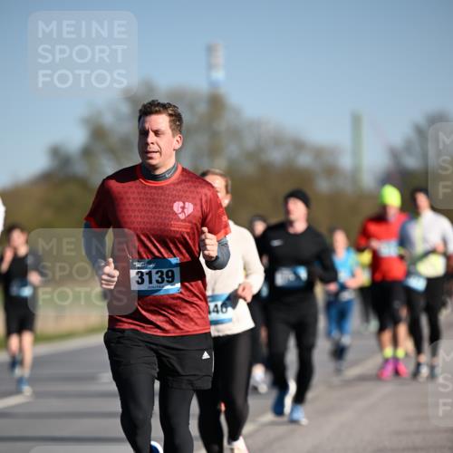 06.04.2025 - 44. Internationalen Wilhelmsburger Insellauf Dr. Thomas Lammeyer http://msf.ph/oto/7554384 06.04.2025 09:29:27 Laufen 3139, 46 meine-sportfotos.de