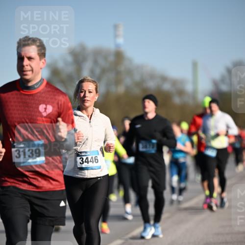 06.04.2025 - 44. Internationalen Wilhelmsburger Insellauf Dr. Thomas Lammeyer http://msf.ph/oto/7554388 06.04.2025 09:29:28 Laufen 3139, 3446 meine-sportfotos.de