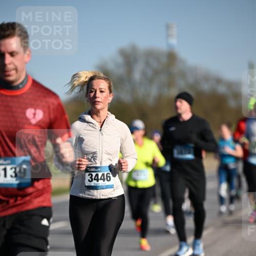 06.04.2025 - 44. Internationalen Wilhelmsburger Insellauf Dr. Thomas Lammeyer http://msf.ph/oto/7554392 06.04.2025 09:29:29 Laufen 139, 3446 meine-sportfotos.de