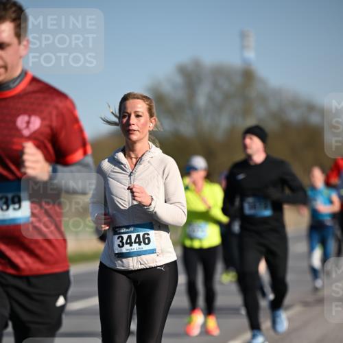 06.04.2025 - 44. Internationalen Wilhelmsburger Insellauf Dr. Thomas Lammeyer http://msf.ph/oto/7554394 06.04.2025 09:29:29 Laufen 39, 3446 meine-sportfotos.de