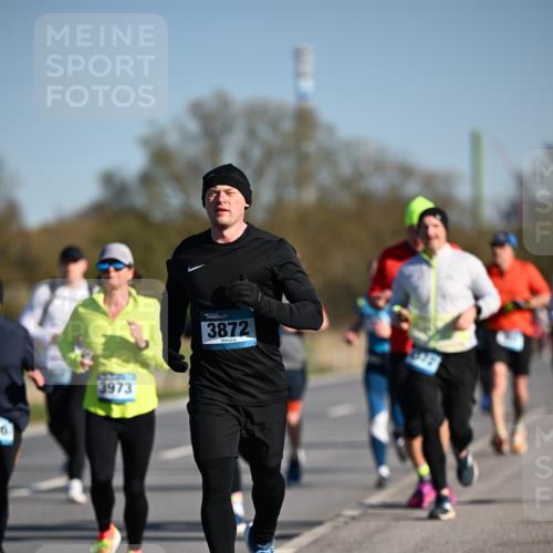 06.04.2025 - 44. Internationalen Wilhelmsburger Insellauf Dr. Thomas Lammeyer http://msf.ph/oto/7554408 06.04.2025 09:29:30 Laufen 3973, 3872 meine-sportfotos.de