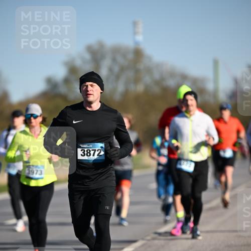 06.04.2025 - 44. Internationalen Wilhelmsburger Insellauf Dr. Thomas Lammeyer http://msf.ph/oto/7554414 06.04.2025 09:29:30 Laufen 3973, 3872 meine-sportfotos.de