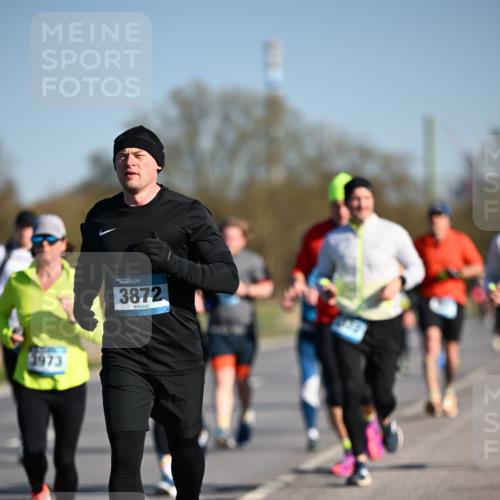 06.04.2025 - 44. Internationalen Wilhelmsburger Insellauf Dr. Thomas Lammeyer http://msf.ph/oto/7554418 06.04.2025 09:29:31 Laufen 3973, 3872 meine-sportfotos.de