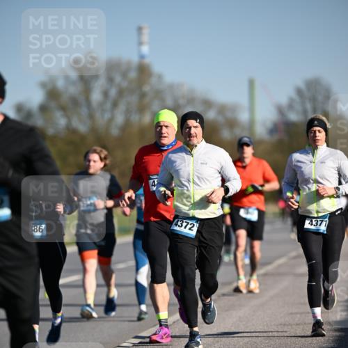 06.04.2025 - 44. Internationalen Wilhelmsburger Insellauf Dr. Thomas Lammeyer http://msf.ph/oto/7554421 06.04.2025 09:29:31 Laufen 86, 4372, 4371 meine-sportfotos.de