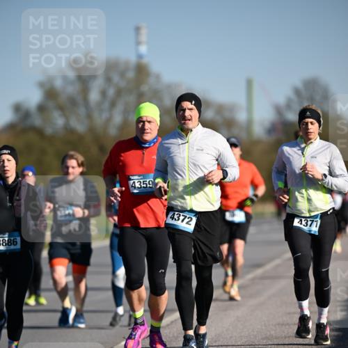 06.04.2025 - 44. Internationalen Wilhelmsburger Insellauf Dr. Thomas Lammeyer http://msf.ph/oto/7554429 06.04.2025 09:29:32 Laufen 3886, 4359, 4372, 4371 meine-sportfotos.de