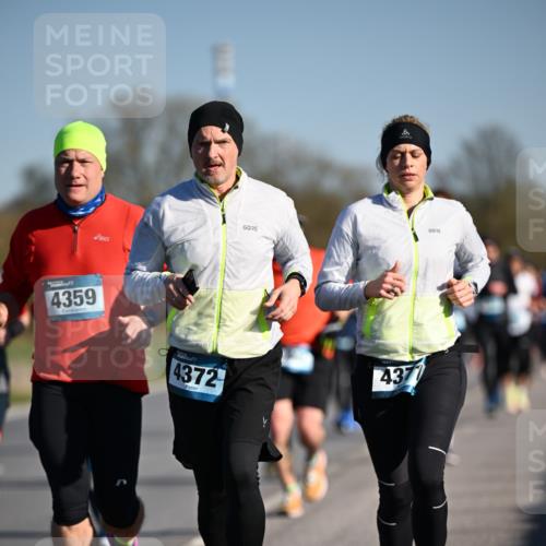 06.04.2025 - 44. Internationalen Wilhelmsburger Insellauf Dr. Thomas Lammeyer http://msf.ph/oto/7554442 06.04.2025 09:29:34 Laufen 4359, 4372, 437 meine-sportfotos.de