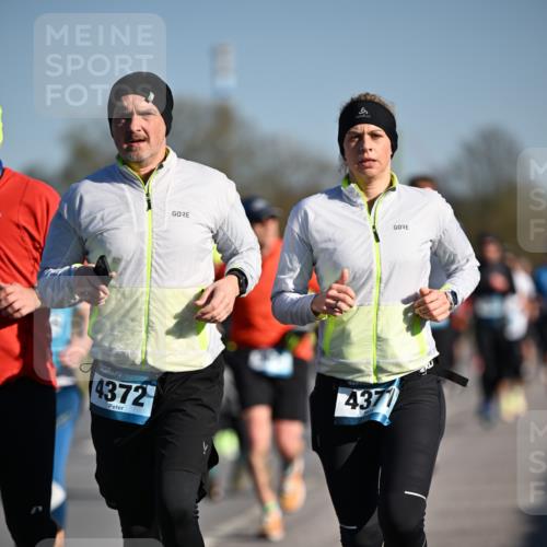 06.04.2025 - 44. Internationalen Wilhelmsburger Insellauf Dr. Thomas Lammeyer http://msf.ph/oto/7554453 06.04.2025 09:29:34 Laufen 4372, 4377 meine-sportfotos.de