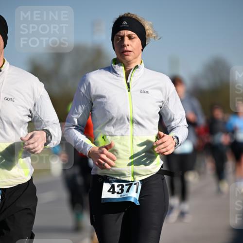 06.04.2025 - 44. Internationalen Wilhelmsburger Insellauf Dr. Thomas Lammeyer http://msf.ph/oto/7554467 06.04.2025 09:29:35 Laufen 4371 meine-sportfotos.de