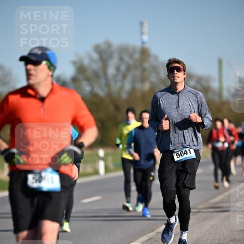 06.04.2025 - 44. Internationalen Wilhelmsburger Insellauf Dr. Thomas Lammeyer http://msf.ph/oto/7554474 06.04.2025 09:29:38 Laufen 5041 meine-sportfotos.de
