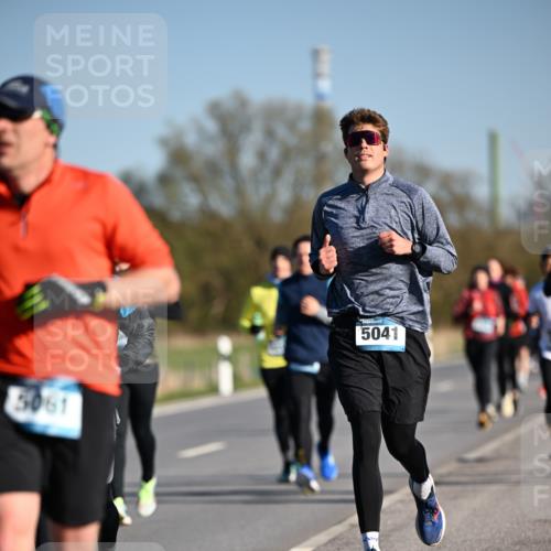 06.04.2025 - 44. Internationalen Wilhelmsburger Insellauf Dr. Thomas Lammeyer http://msf.ph/oto/7554478 06.04.2025 09:29:38 Laufen 5061, 5041 meine-sportfotos.de