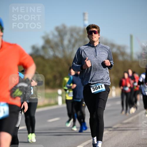 06.04.2025 - 44. Internationalen Wilhelmsburger Insellauf Dr. Thomas Lammeyer http://msf.ph/oto/7554482 06.04.2025 09:29:38 Laufen 5041 meine-sportfotos.de