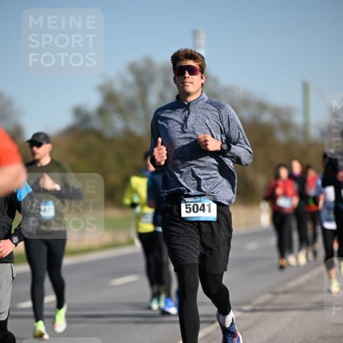 06.04.2025 - 44. Internationalen Wilhelmsburger Insellauf Dr. Thomas Lammeyer http://msf.ph/oto/7554487 06.04.2025 09:29:38 Laufen 5041 meine-sportfotos.de