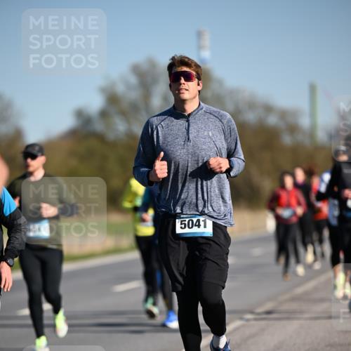 06.04.2025 - 44. Internationalen Wilhelmsburger Insellauf Dr. Thomas Lammeyer http://msf.ph/oto/7554489 06.04.2025 09:29:39 Laufen 5041 meine-sportfotos.de