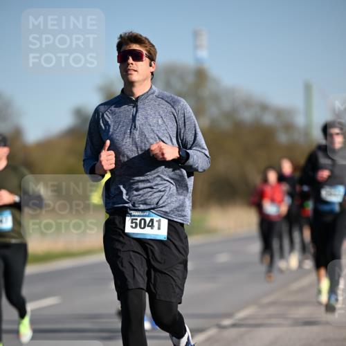 06.04.2025 - 44. Internationalen Wilhelmsburger Insellauf Dr. Thomas Lammeyer http://msf.ph/oto/7554499 06.04.2025 09:29:39 Laufen 5041 meine-sportfotos.de