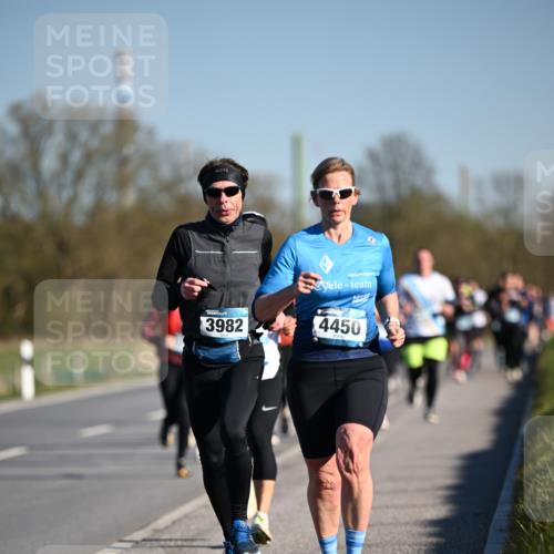 06.04.2025 - 44. Internationalen Wilhelmsburger Insellauf Dr. Thomas Lammeyer http://msf.ph/oto/7554508 06.04.2025 09:29:41 Laufen 3982, 4450 meine-sportfotos.de