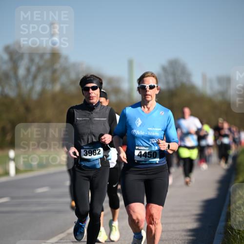 06.04.2025 - 44. Internationalen Wilhelmsburger Insellauf Dr. Thomas Lammeyer http://msf.ph/oto/7554511 06.04.2025 09:29:42 Laufen 3982, 4450 meine-sportfotos.de
